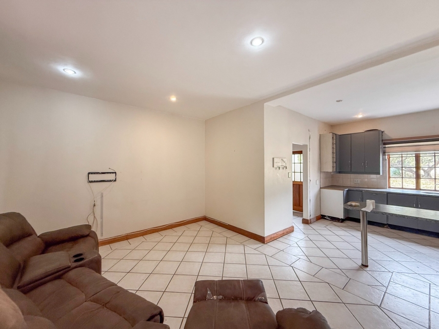 3 Bedroom Property for Sale in WestLake Country Safari Estate North West